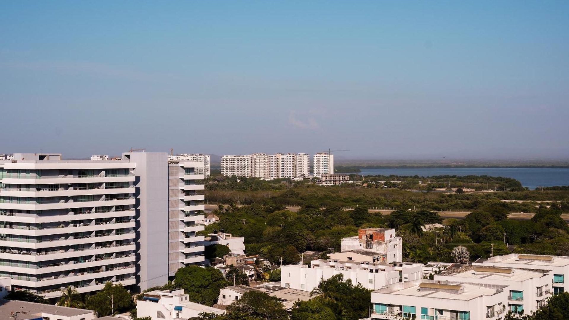 Apartamento Balcon Y Vista-piscina-cerca Aeropuerto