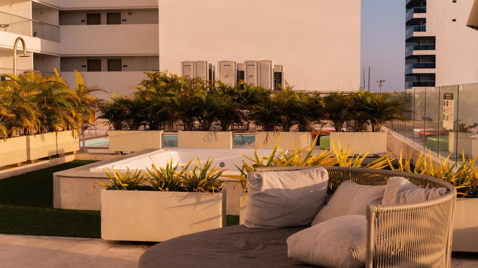 Apartamento Balcon Y Vista-piscina-cerca Aeropuerto